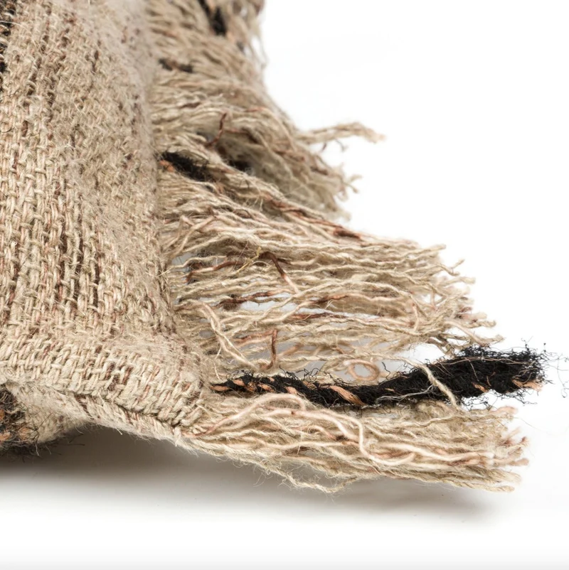 Housse de coussin noir et beige Oh My Gee - Bazar Bizar