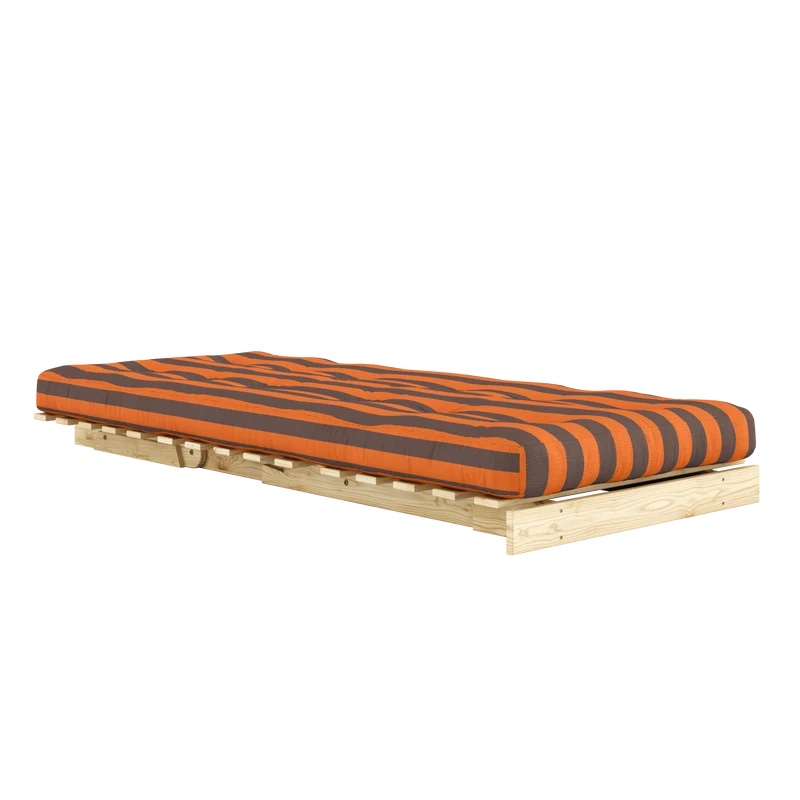Canapé-lit en pin massif avec matelas rayé orange et marron 90x200cm Raw roots - Karup Design