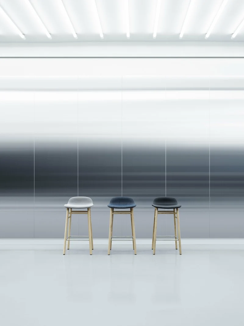 Tabouret de bar en chêne naturel et pp bleu 75 cm Form - Normann Copenhagen