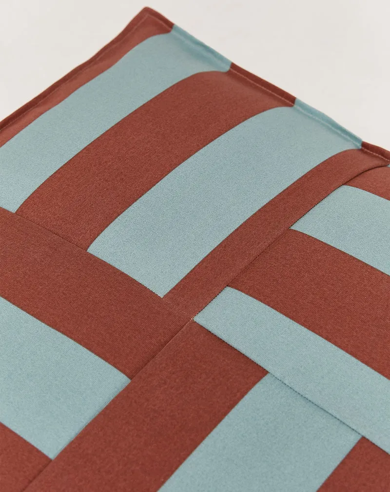 Nobodinoz Outdoor Sitzpouf Otto Erwachsenengrösse Toffee Blau gestreift