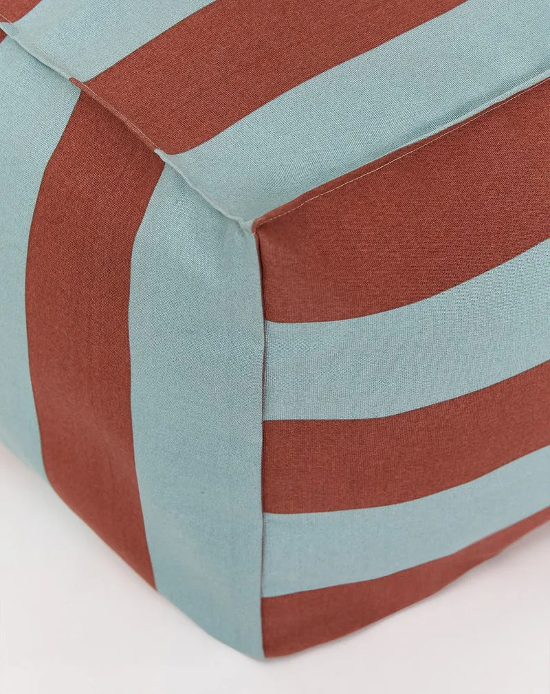 Nobodinoz Outdoor Sitzpouf Otto Erwachsenengrösse Toffee Blau gestreift