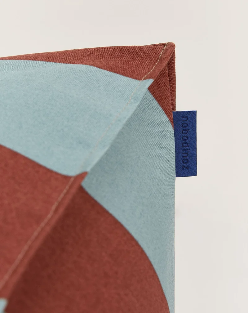 Nobodinoz Outdoor Sitzsack-Sessel Vibes Kindergrösse Gelb Pink gestreift