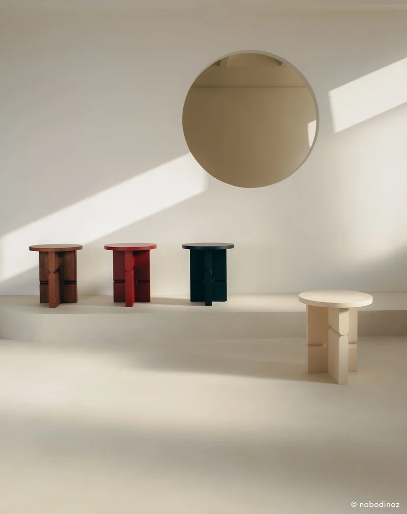 Nobodinoz Noon Hocker und Beistelltisch farbiges Holz Variante 0759