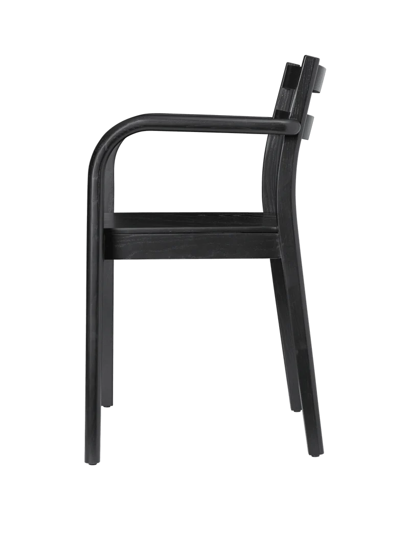 Chaise avec accoudoirs en frêne noir vernis Boda - Ferm Living
