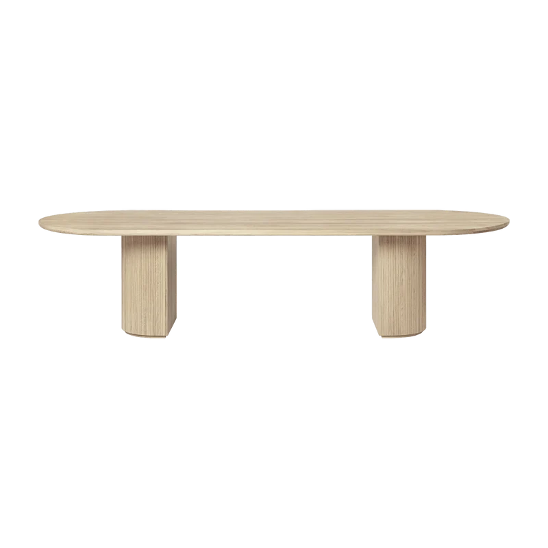 Table à manger en chêne traité Moon - Gubi