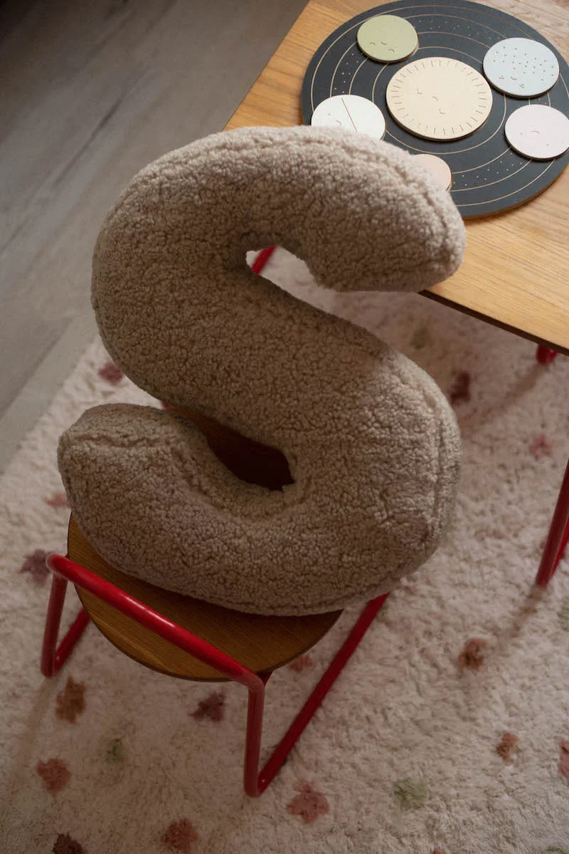 Betty's Home Buchstabenkissen S Mocha Bouclé