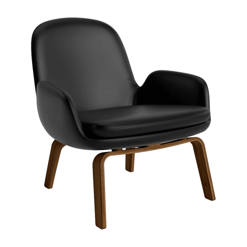Fauteuil bas avec pieds en noyer et assise en cuir noir Era - Normann Copenhagen