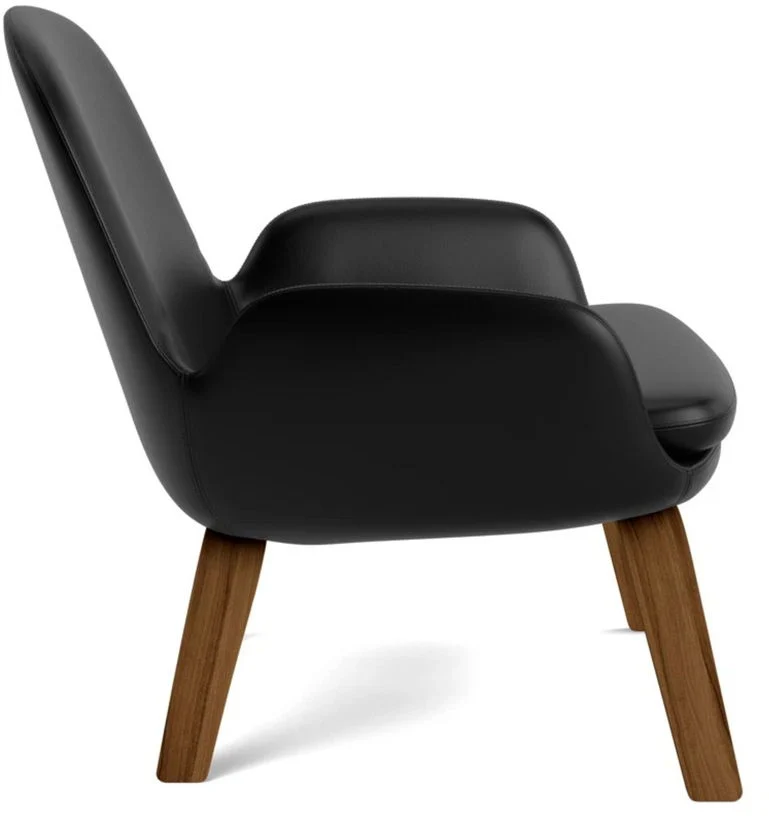 Fauteuil bas avec pieds en noyer et assise en cuir noir Era - Normann Copenhagen