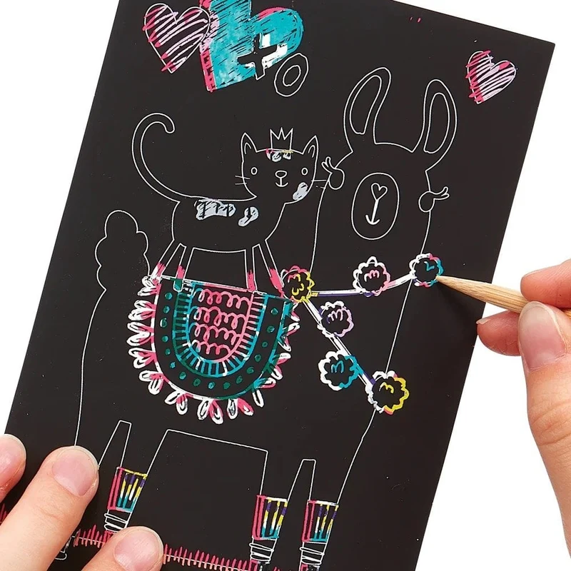 SCRATCH + SCRIBBLE ART KIT - FUNTASTIC FRIENDS (6 YEARS+)