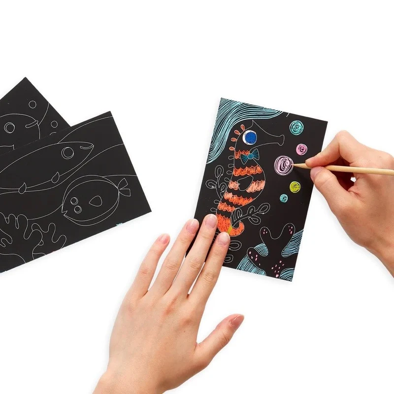 SCRATCH + SCRIBBLE ART KIT - FISH (6 YEARS+)