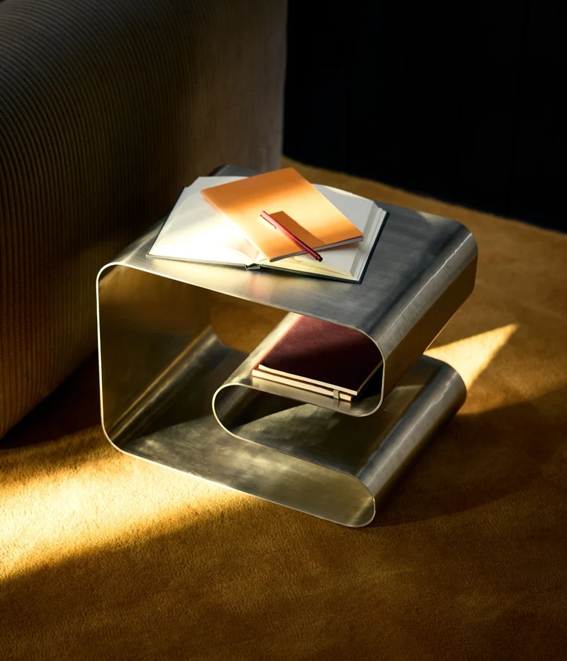 Tabouret et rangement magazine argenté plein 32 cm Curva - AYTM