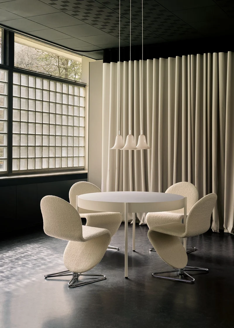 Table en métal et bois blanc 160cm Series 430 - Verpan