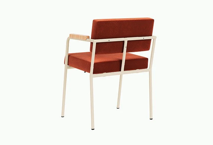Chaise de salle à manger avec accoudoirs en acier beige et tissu rouge Monday - Fest Amsterdam