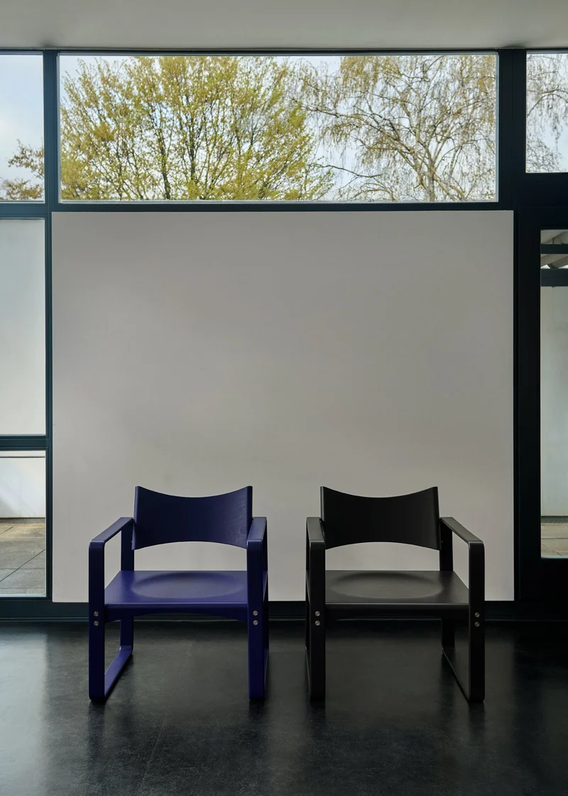 Fauteuil en bouleau laqué bleu 65,5x60x74cm 270F - Verpan