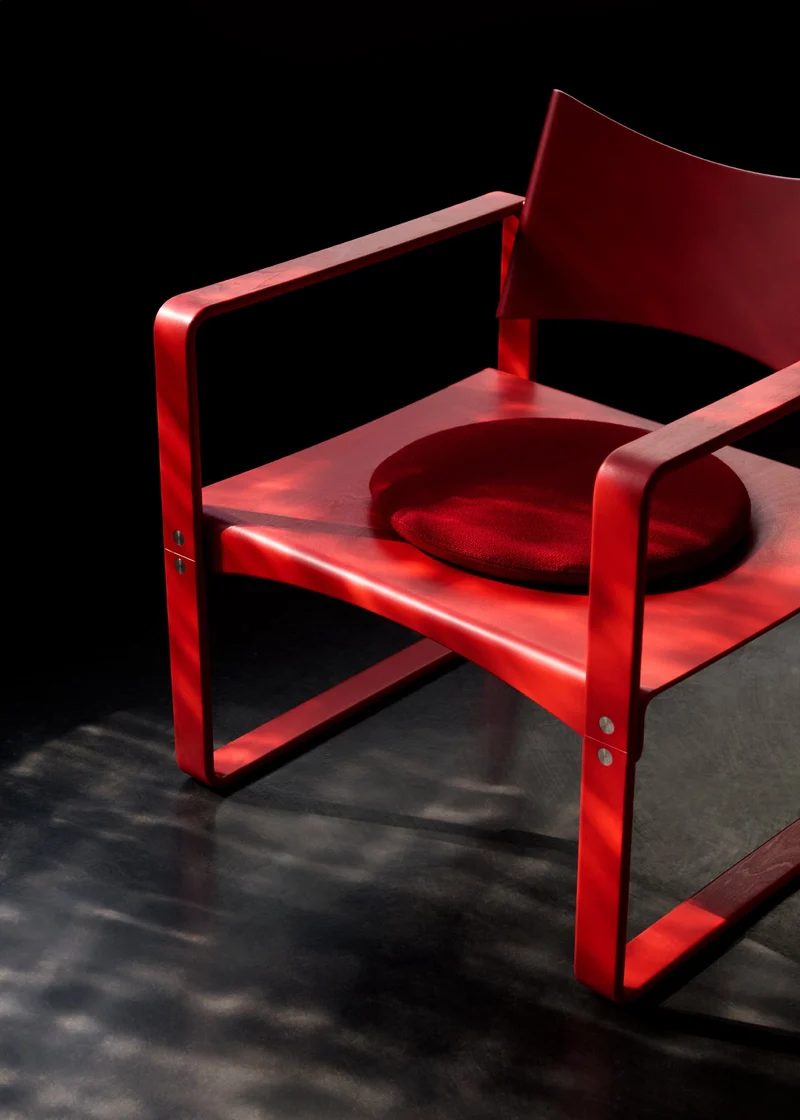 Fauteuil en bouleau laqué rouge 65,5x60x74cm 270F - Verpan