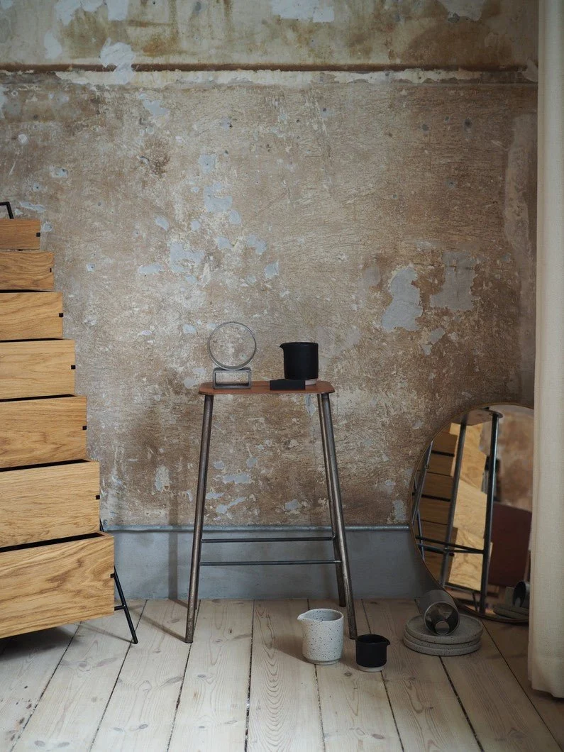 Tabouret de bar en cuir naturel et acier brut 65 cm Adam - Frama