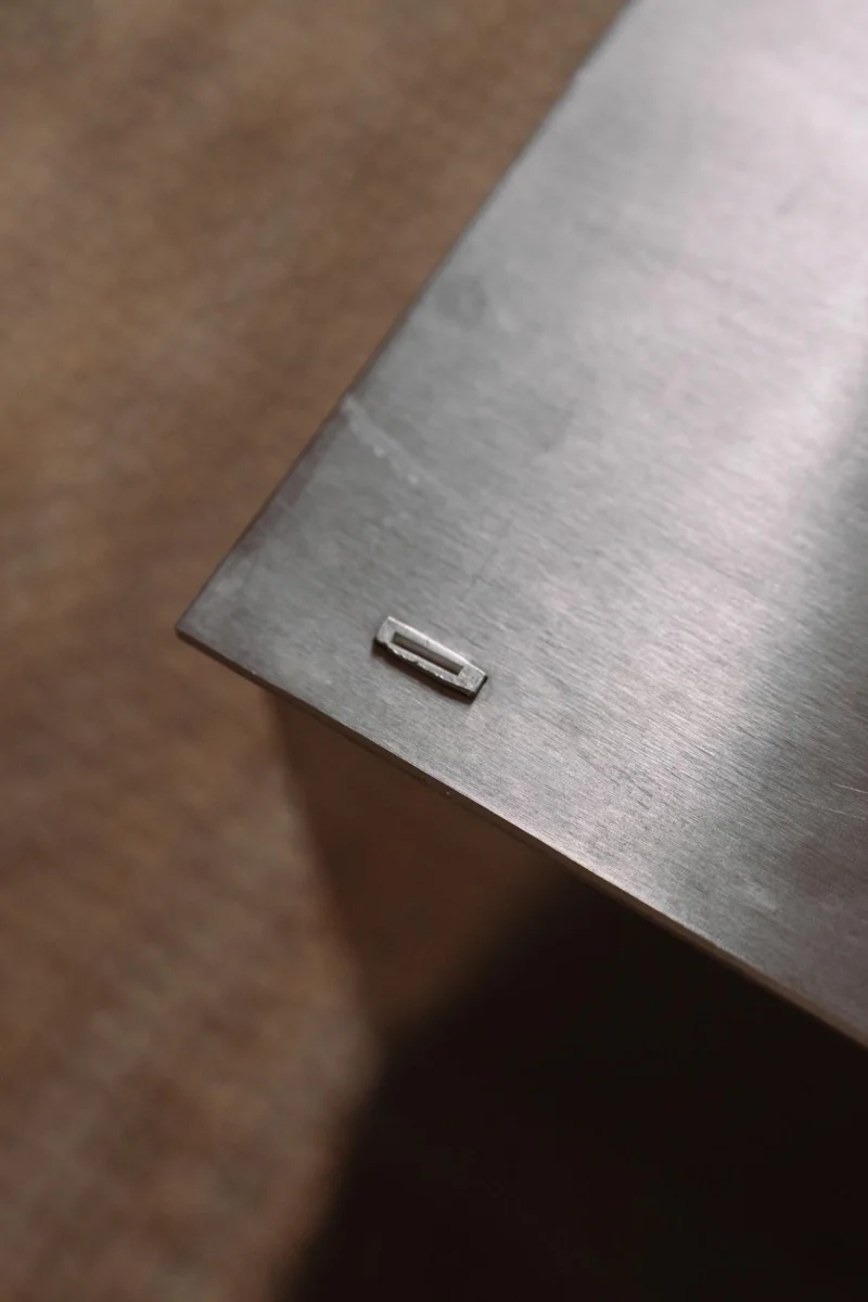 Table de chevet en aluminium 32,8 x 33,8 x 48,1 cm Rivet - Frama