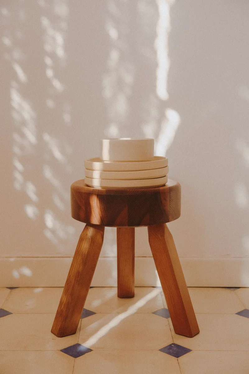 Tabouret rond en pin brun chaud 32,5 x 30,5 x 32,5 cm AML - Frama