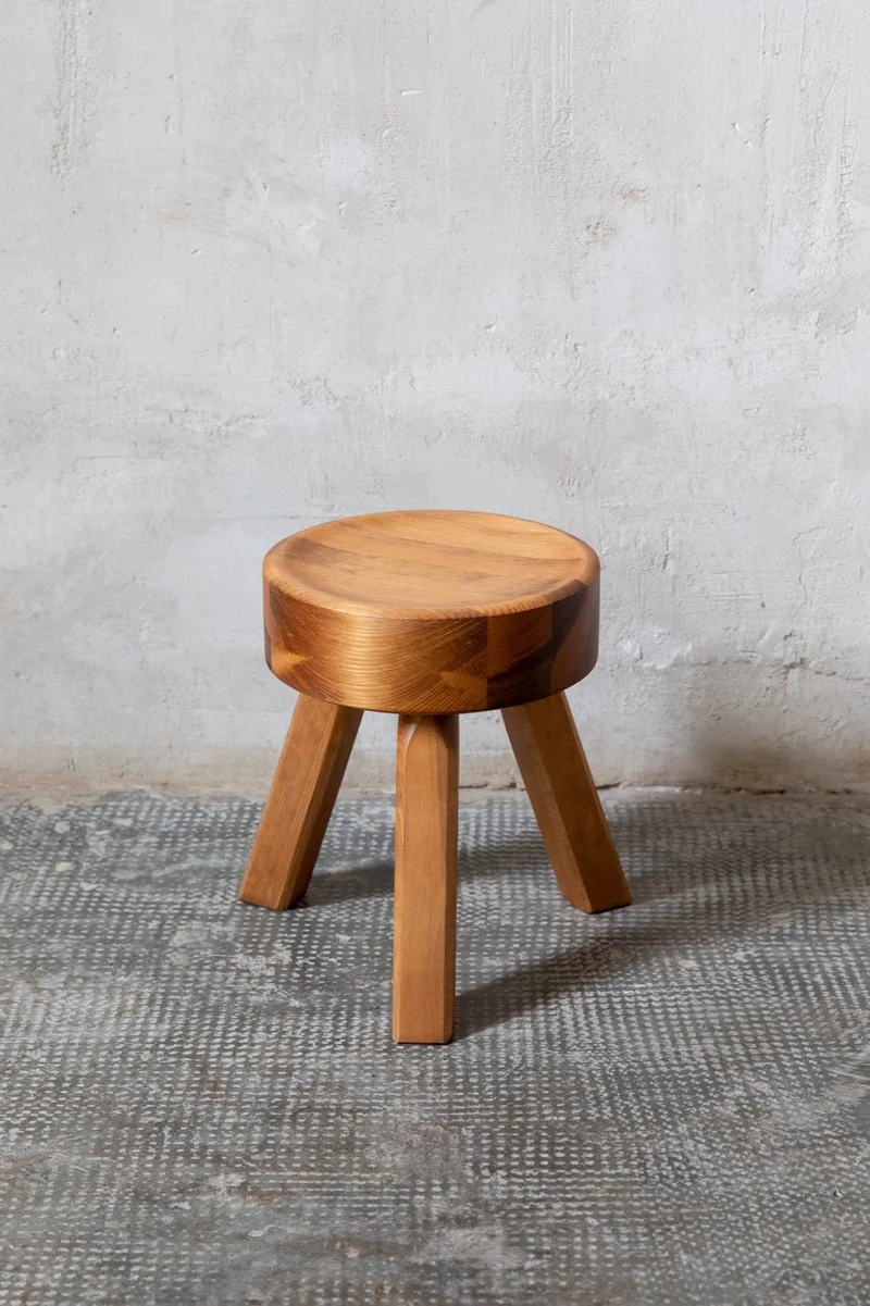Tabouret rond en pin brun chaud 32,5 x 30,5 x 32,5 cm AML - Frama