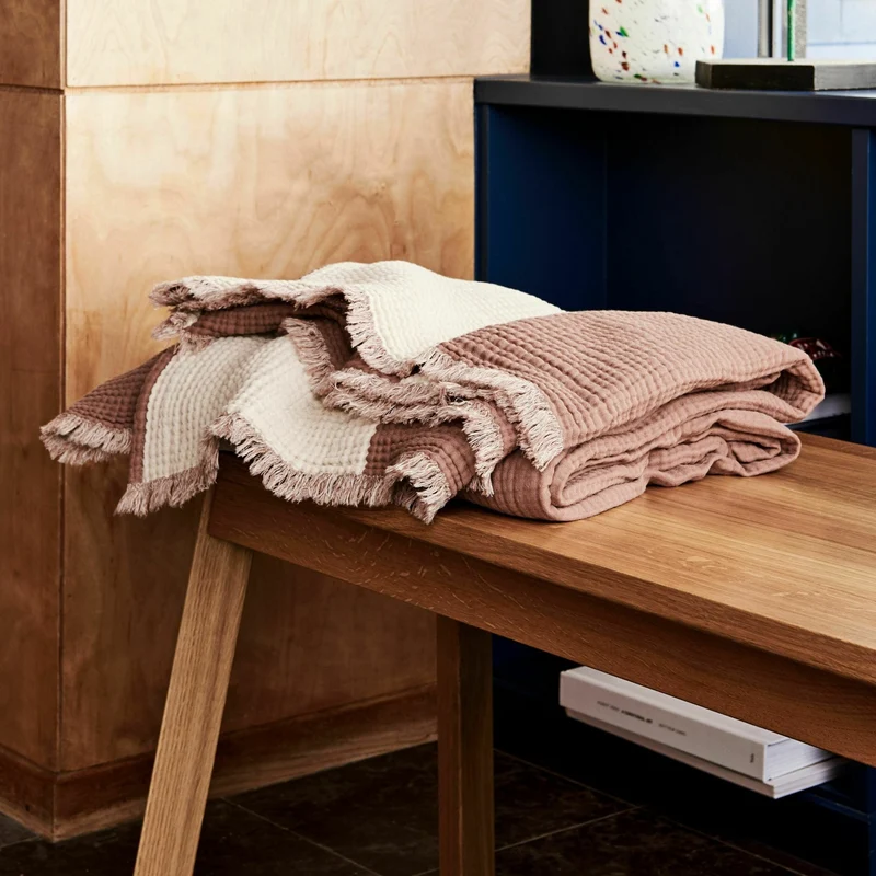 Banc en bois de chêne laqué 200 cm Triangle - HAY