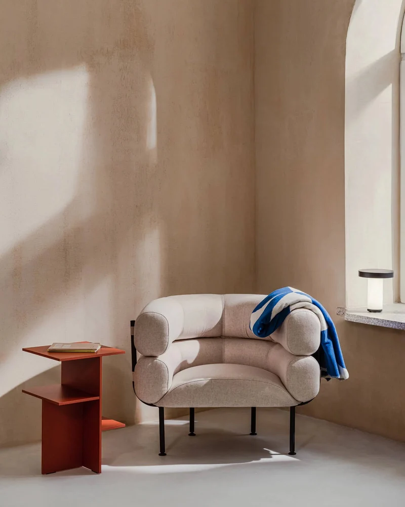 Fauteuil en acier et laine bouclé beige 71,2cm Ubi Mini - noo.ma