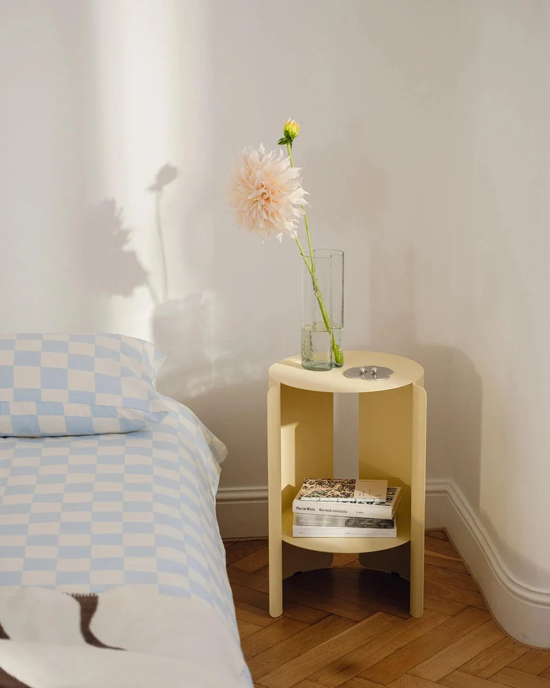 Table d'appoint en acier jaune beurre 32,3x50cm Wa - Noo.ma