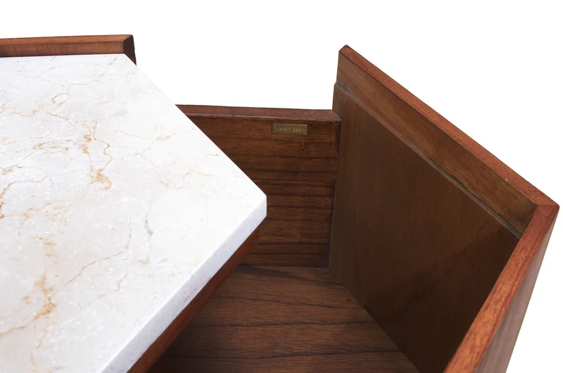 Table d'appoint en bois mindi et marbre crème 43,5x50x54cm Tomo - Versmissen