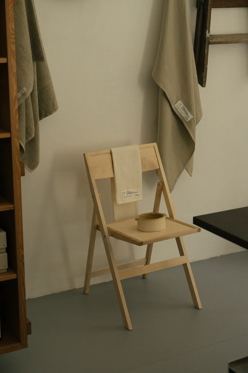Chaise pliante en bouleau naturel 44 x 56 x 80 cm Folding - Frama