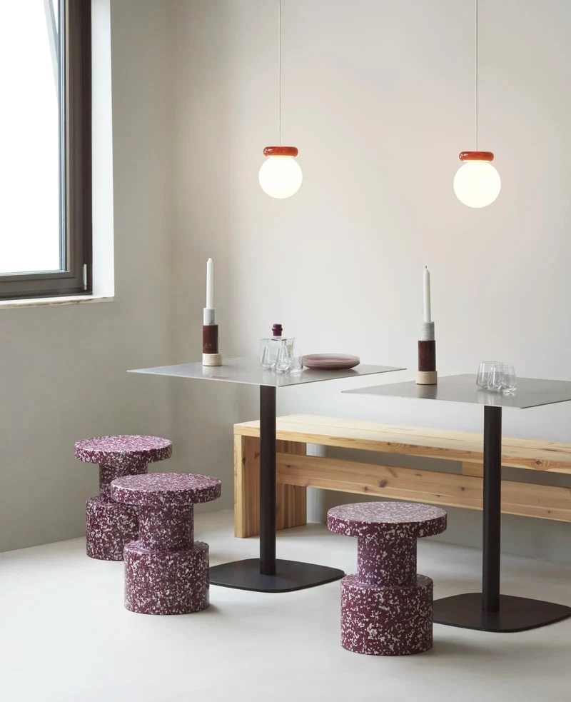 Tabouret en polyéthylène recyclé bordeeaux Bit Stool - Normann Copenhagen
