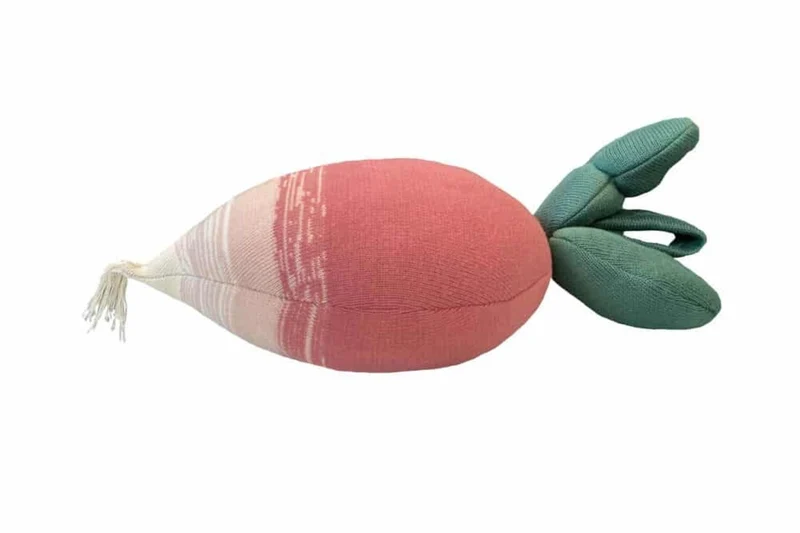 Lorena Canals Gestricktes Kissen Ramona the Radish
