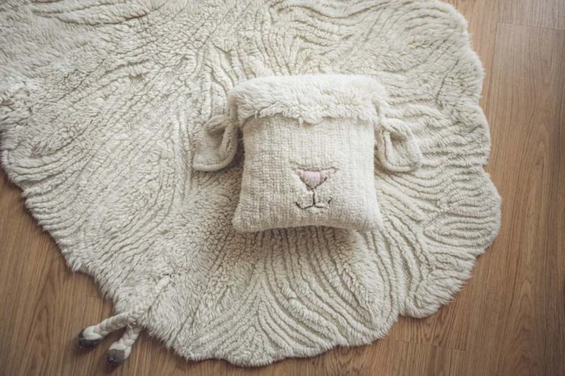 Lorena Canals Kissen Woolable Pink Nose Sheep
