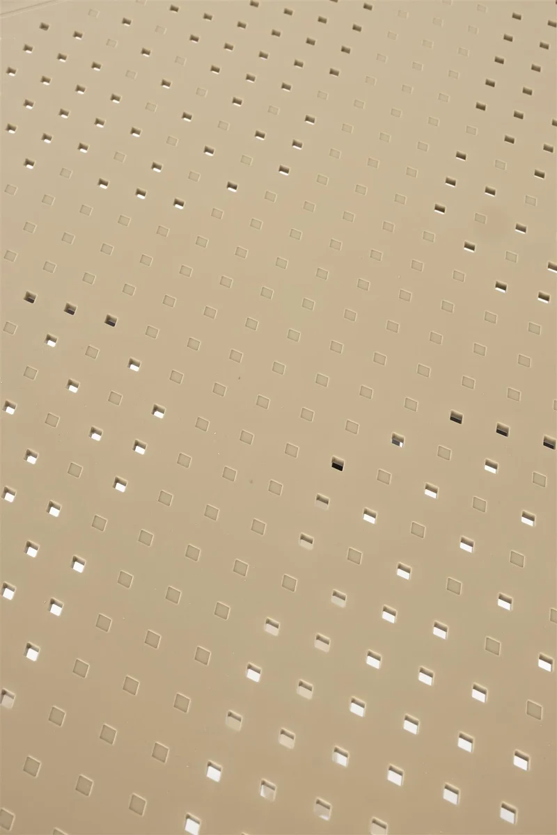 Table bistrot d'extérieur carrée en métal beige 70 x 70 x 76 cm Cala - The Cool Republic