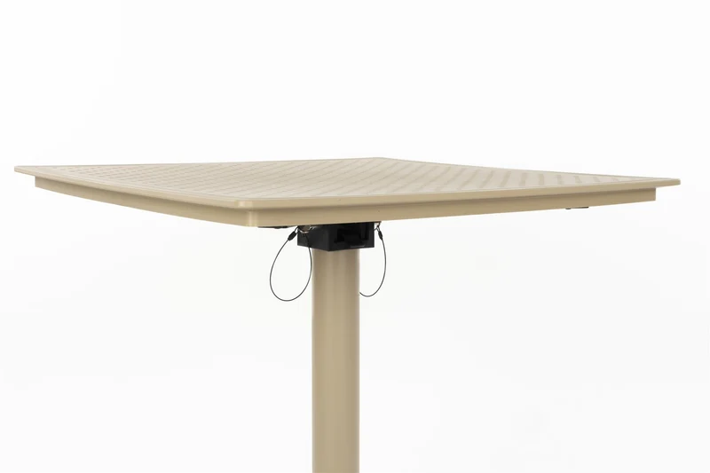 Table bistrot d'extérieur carrée en métal beige 70 x 70 x 76 cm Cala - The Cool Republic