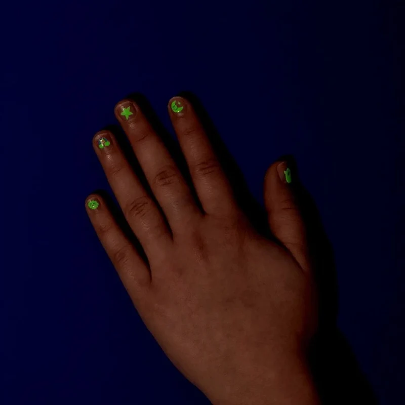 200 GLOW PARTY NAIL STICKERS