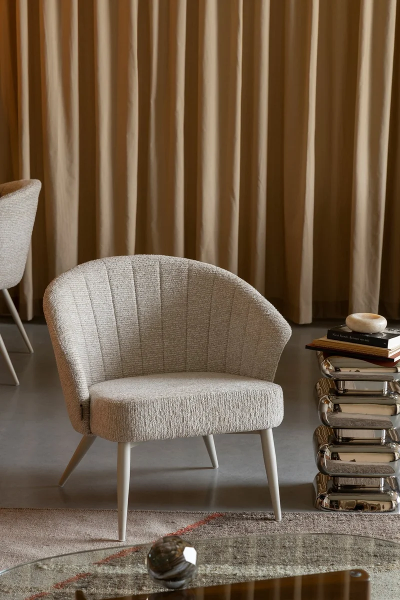 Fauteuil avec accoudoirs en tissu et métal beige Georgia - Dutchbone