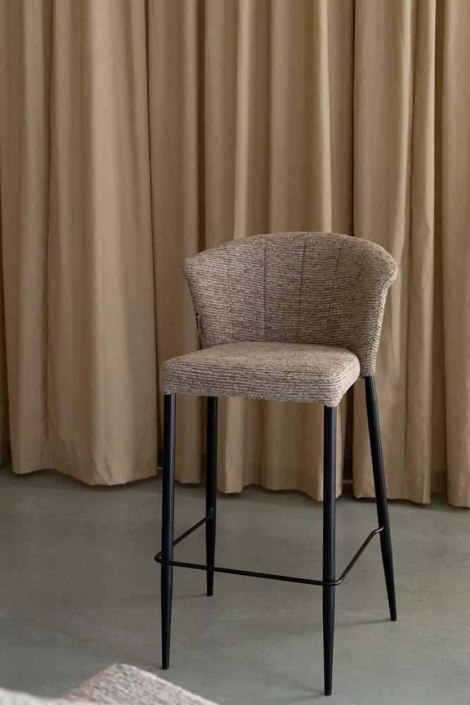 Chaise de bar en tissu marron et métal noir 73cm Georgia - Dutchbone