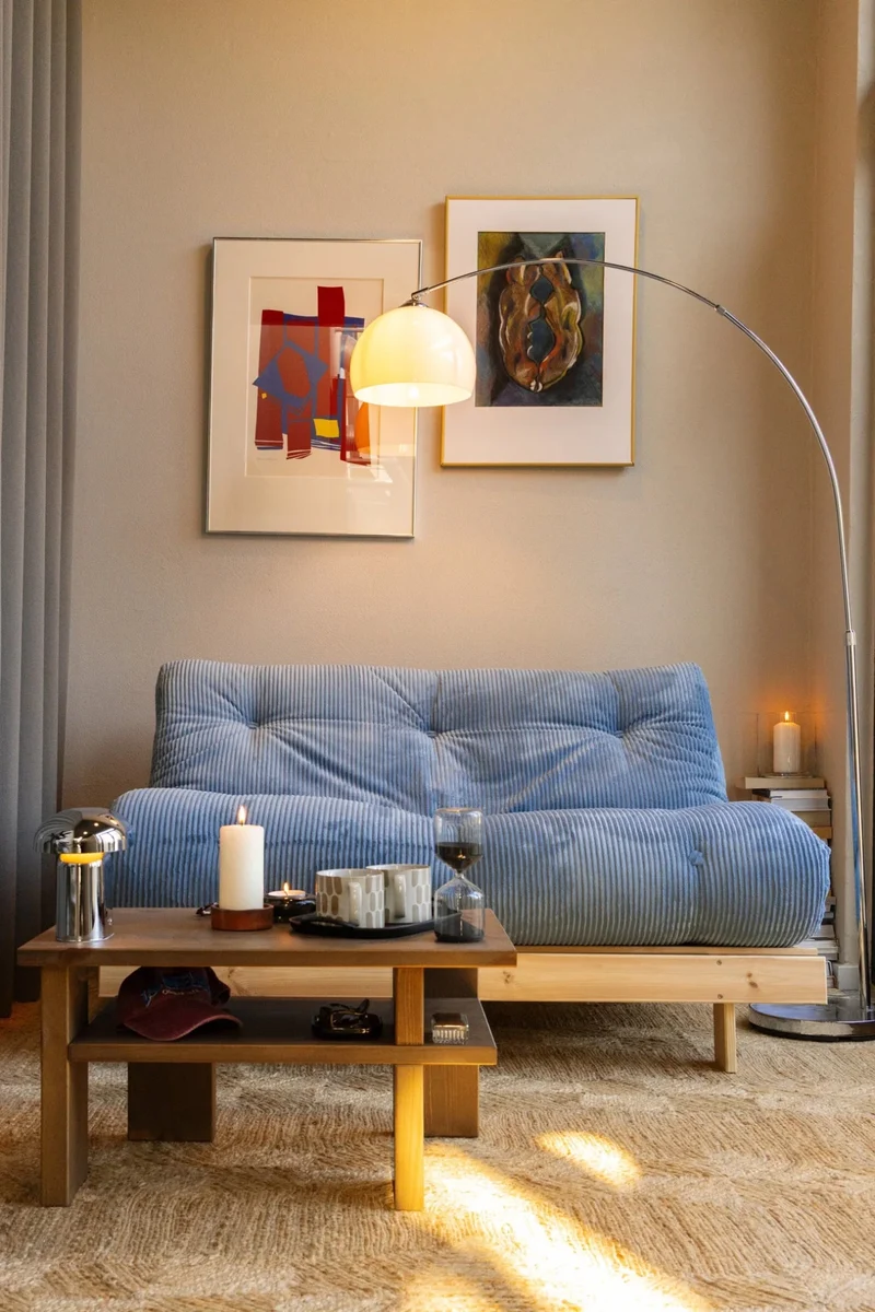 Canapé-lit en pin massif avec matelas beige 140x200cm Roots - Karup