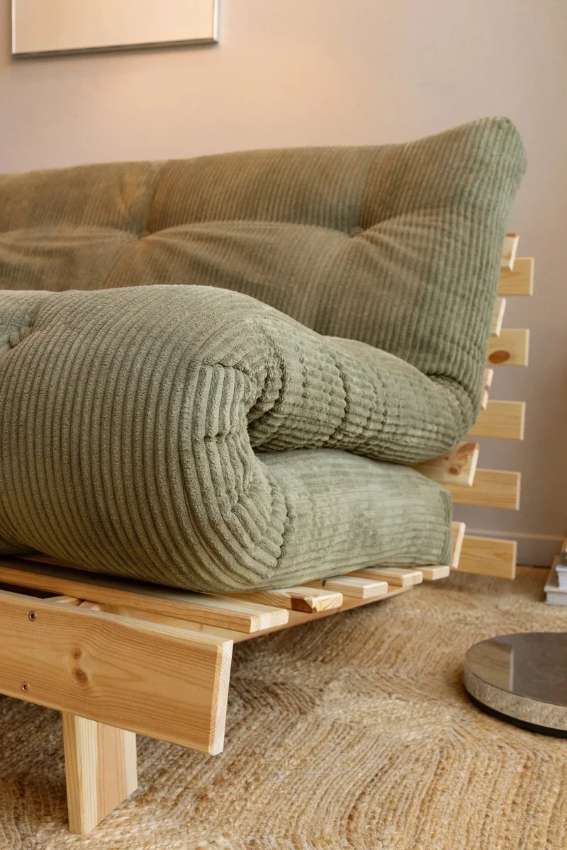 Canapé-lit en pin massif avec matelas vert 90x200cm Roots - Karup