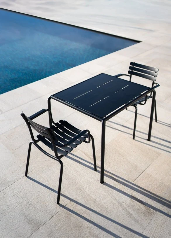 Chaise d'extérieur en aluminium noir avec accoudoirs 59x63x82cm Alua - Houe