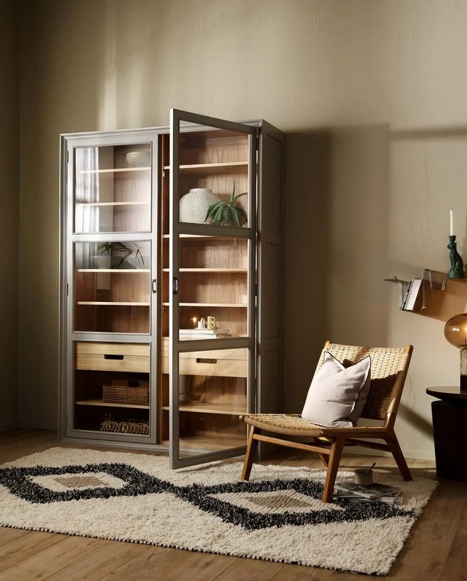 Armoire vitrine en bois gris 149x44x210cm Viva - Nordal