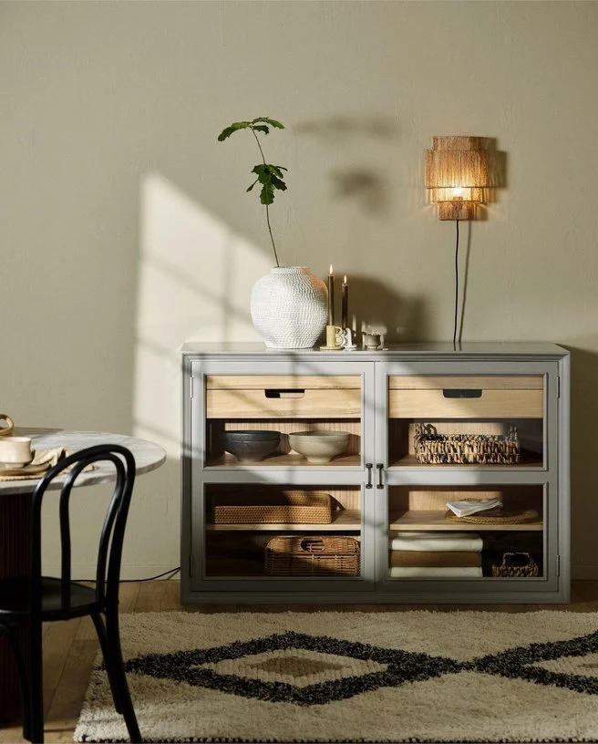 Armoire vitrine en bois gris 148x44x96,5cm Viva - Nordal