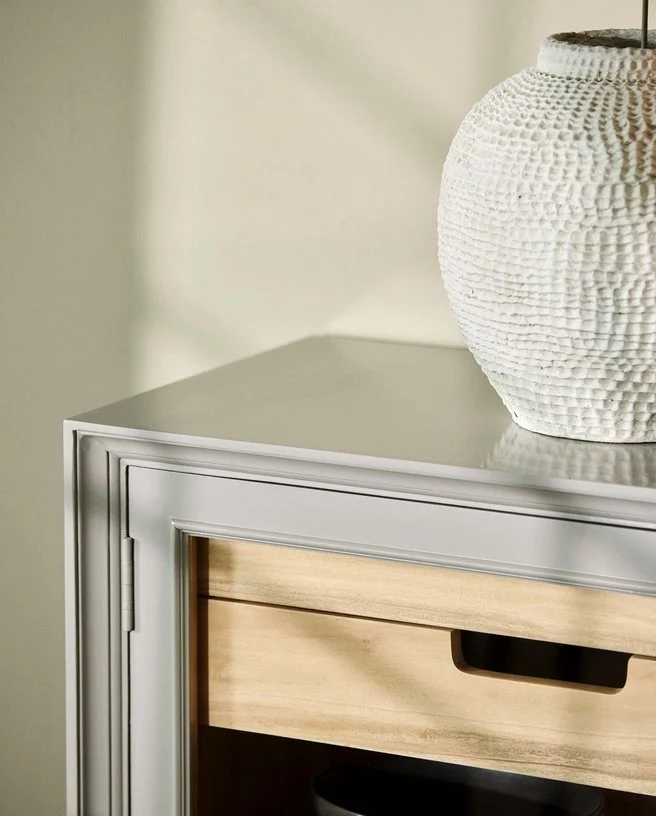 Armoire vitrine en bois gris 148x44x96,5cm Viva - Nordal