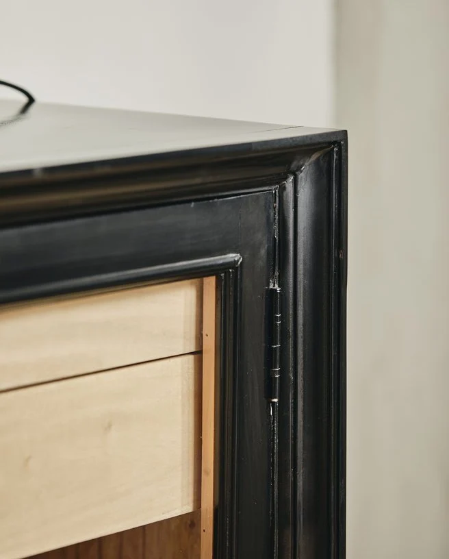 Armoire vitrine en bois noir 148x44x96,5cm Viva - Nordal