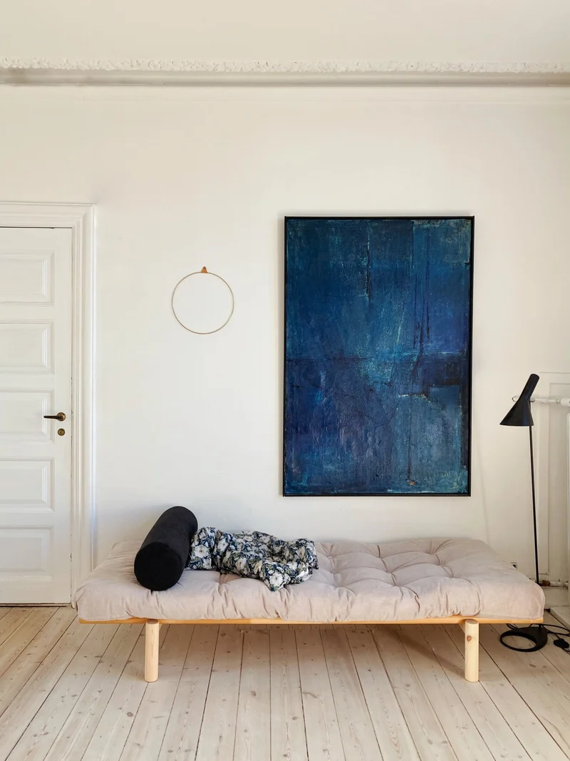 Lit de jour en pin massif avec matelas jaune miel 72x200cm Next - Karup Design