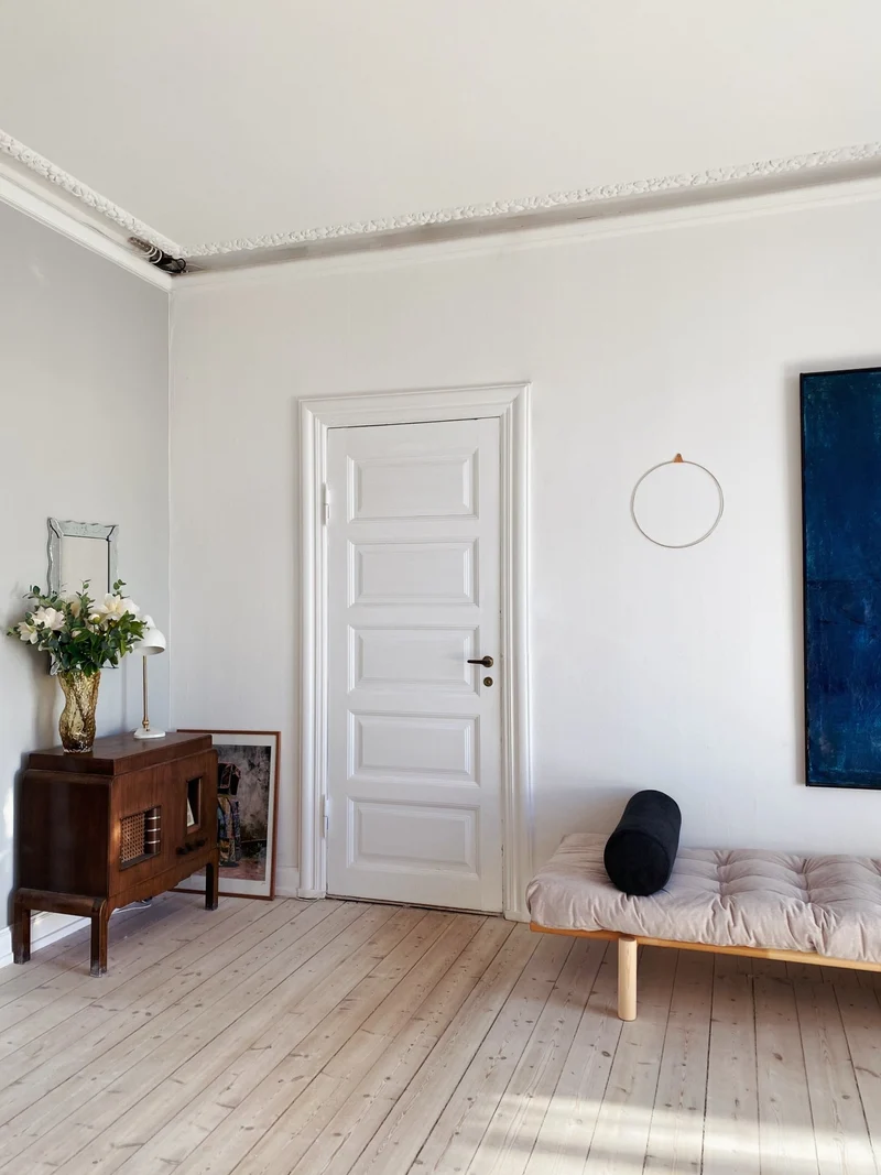 Lit de jour en pin massif avec matelas vert foncé 72x200cm Next - Karup Design