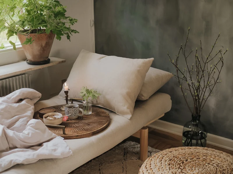 Lit de jour en pin massif avec matelas beige 75x200cm Pace - Karup Design