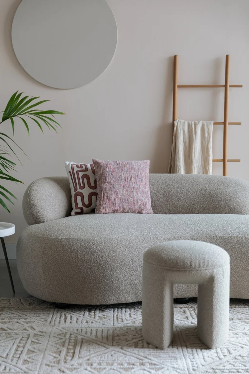 Canapé en tissu beige 115x185x73cm Elio - The Cool Republic