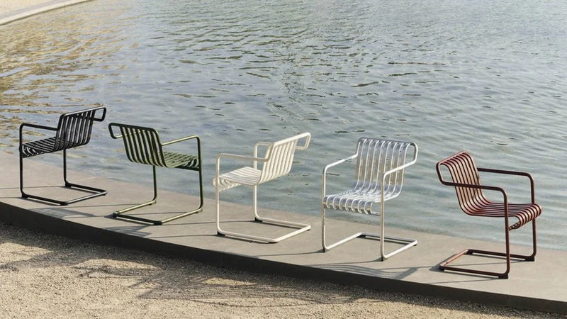 Chaise de jardin avec accoudoirs en acier galvanisé 54x65x80cm Palissade - HAY