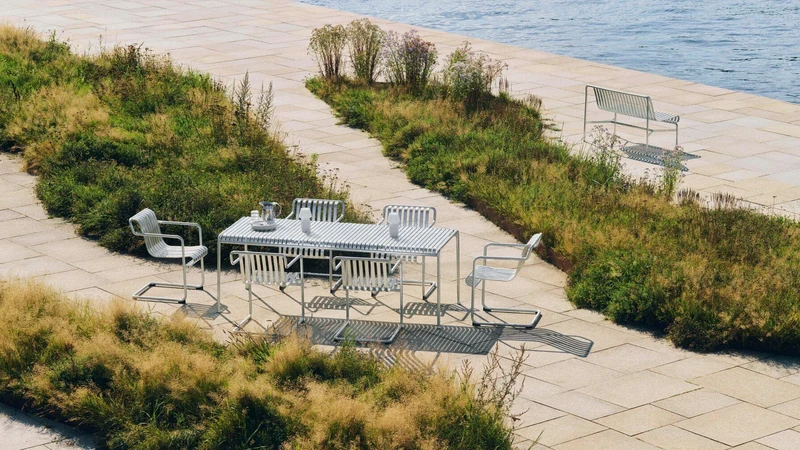 Chaise de jardin avec accoudoirs en acier galvanisé 54x65x80cm Palissade - HAY