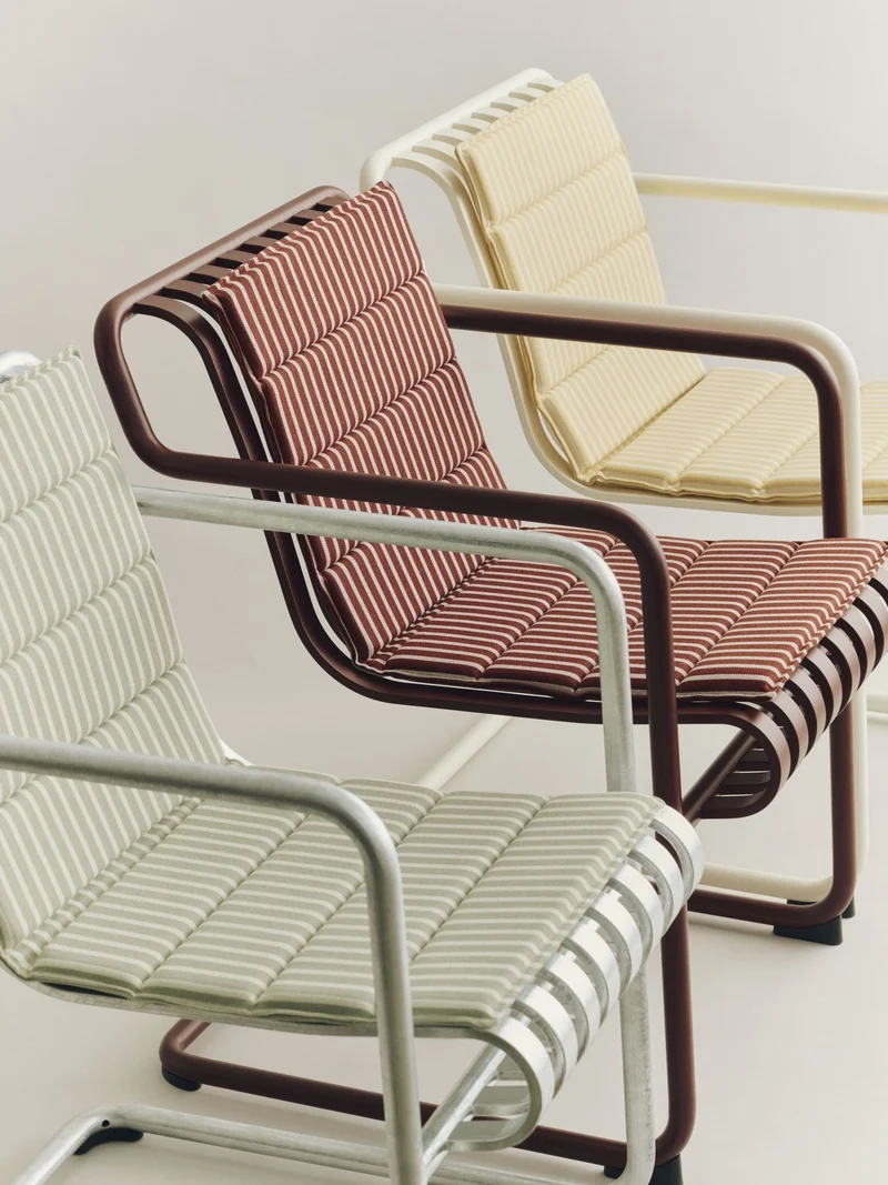 Chaise de jardin avec accoudoirs en acier galvanisé 54x65x80cm Palissade - HAY